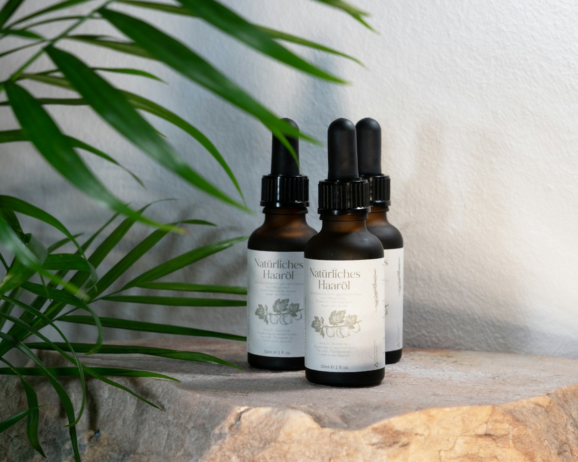Natürliche Haarpflege mit intensivem Schutz: Das Geheimnis hinter unserem Haaröl - lora Naturkosmetik