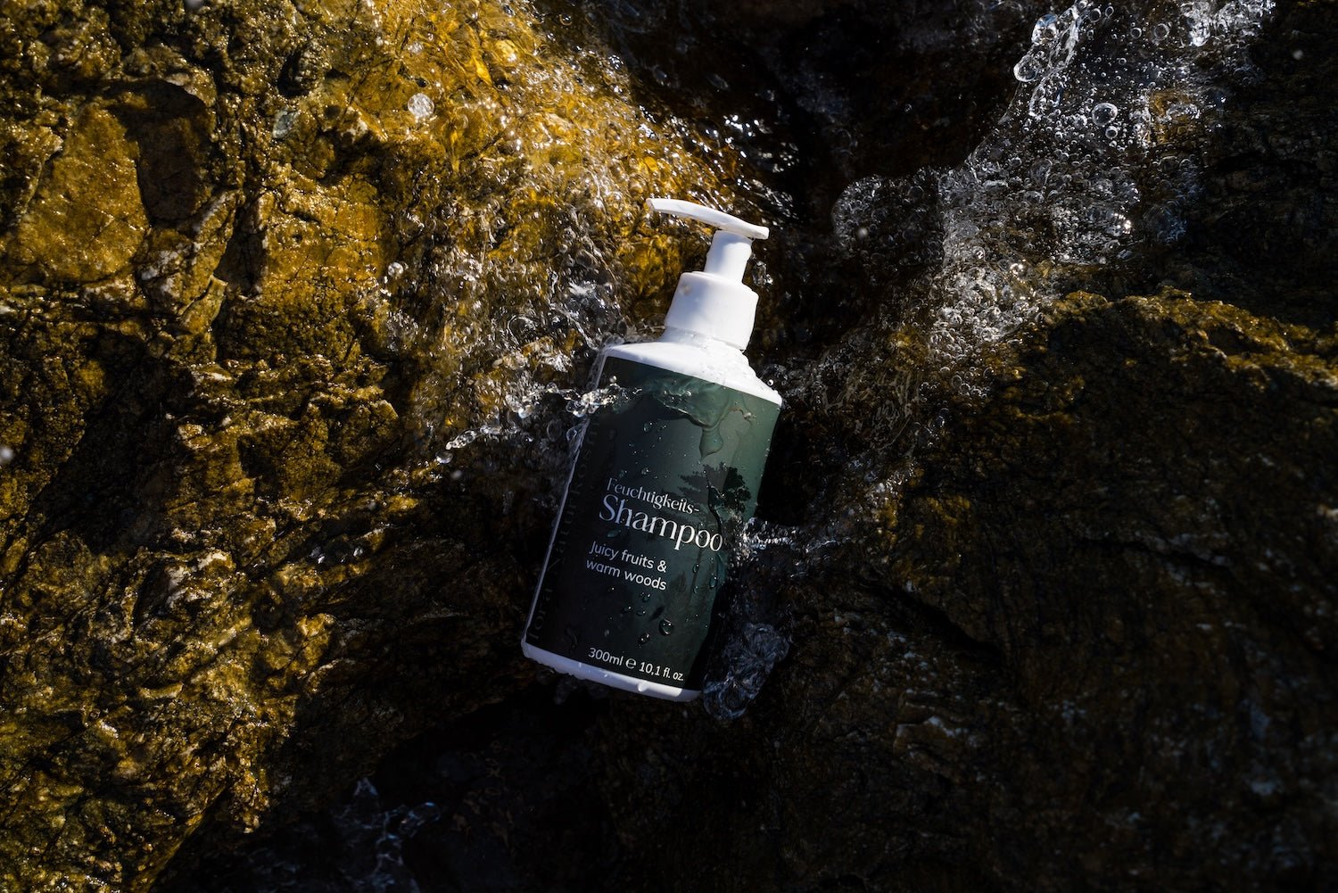 Feuchtigkeitsshampoo Juicy Fruits & Warm Woods - lora Naturkosmetik